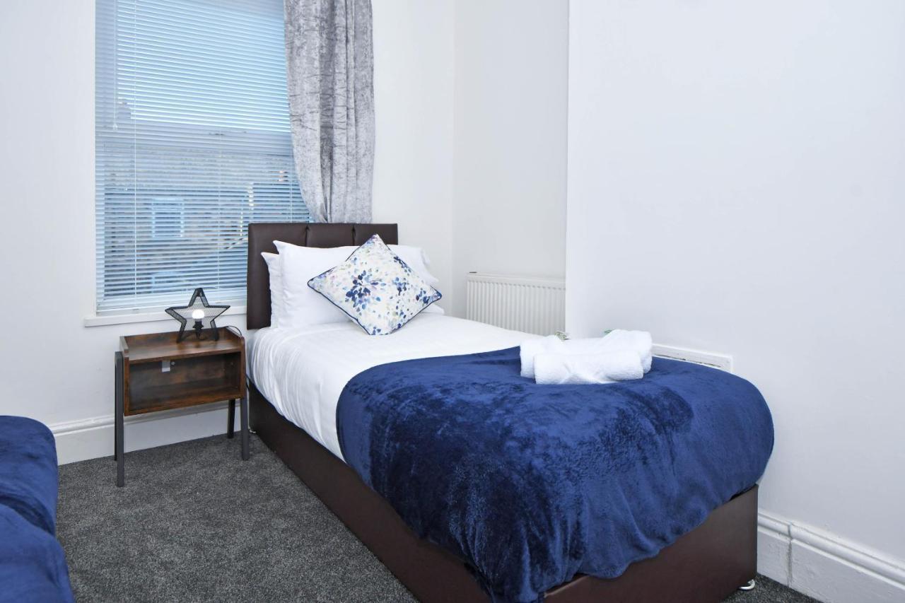 Jane House, Superb 3 Bed House, Sleeps 6 Villa Stoke-on-Trent Exterior photo